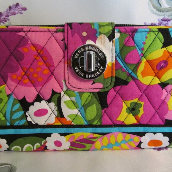 Vera Bradley Turnlock Wallet Zip Around ~ Va Va Bloom Retired Pattern - Picture 2 of 15